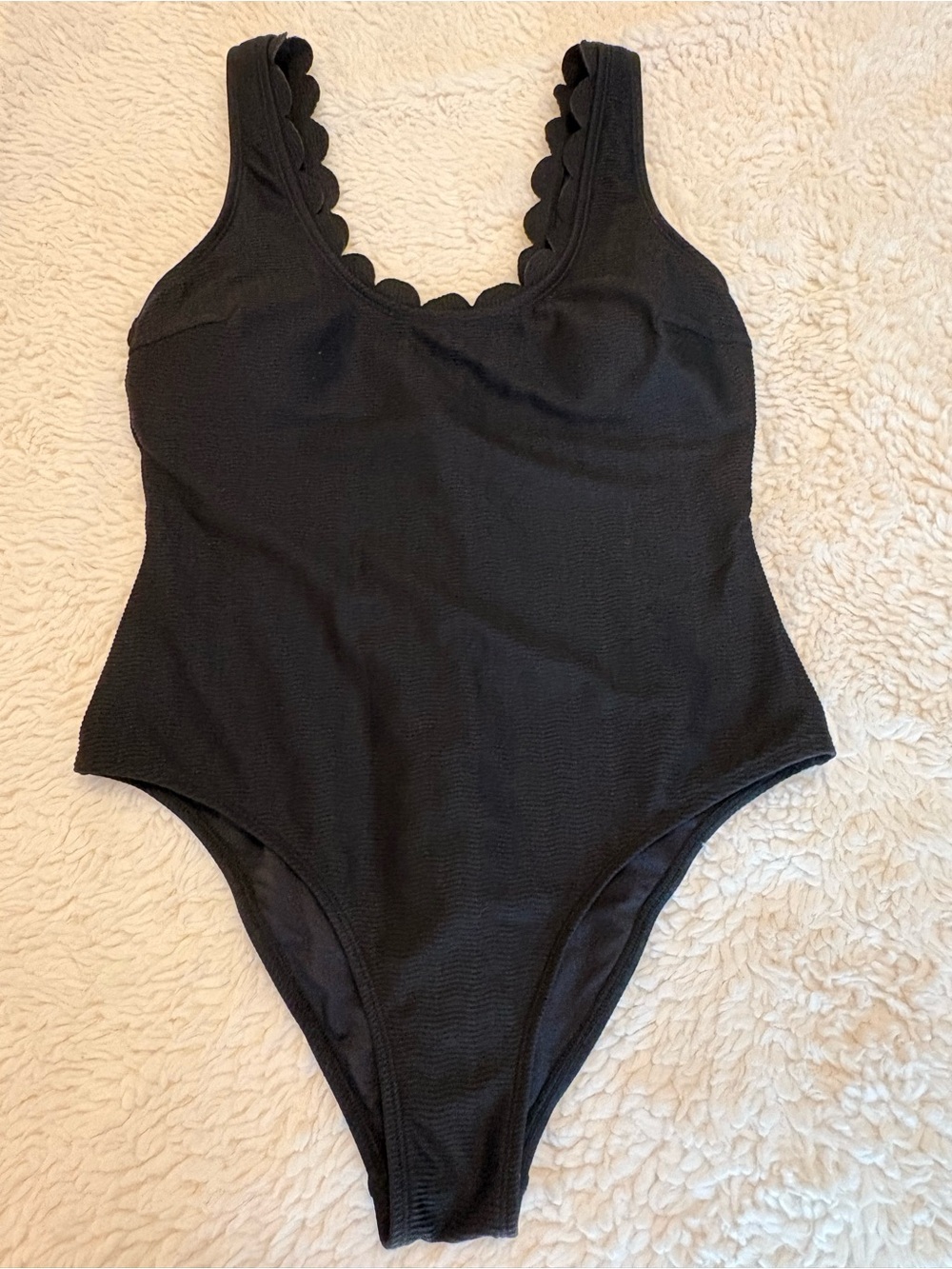 CUPSHE Black Scalloped One Piece Swimsuit Women’s Large NWT Textured
